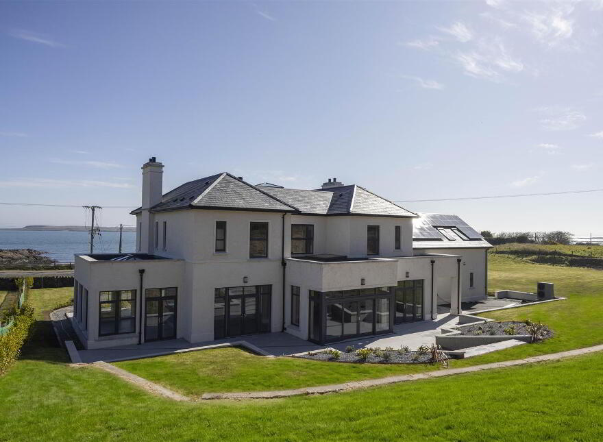 Lisnarede House, 170c Warren Road, Donaghadee, BT21 0PJ