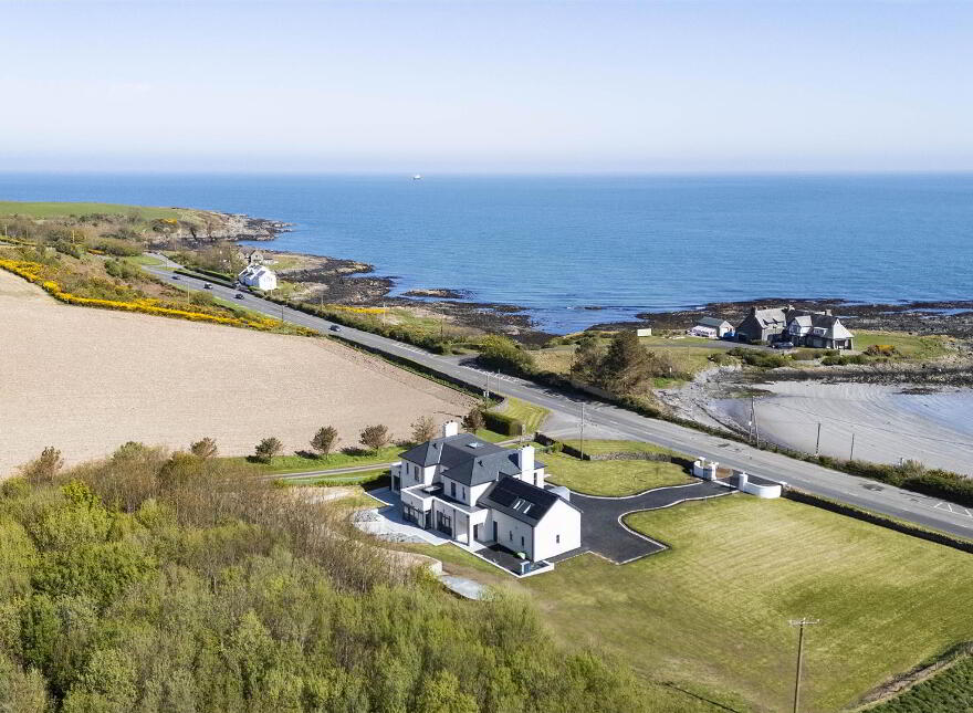 Lisnarede House, 170c Warren Road, Donaghadee, BT21 0PJ