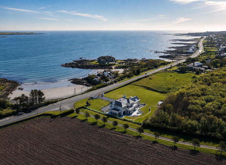 Lisnarede House, 170c Warren Road, Donaghadee, BT21 0PJ