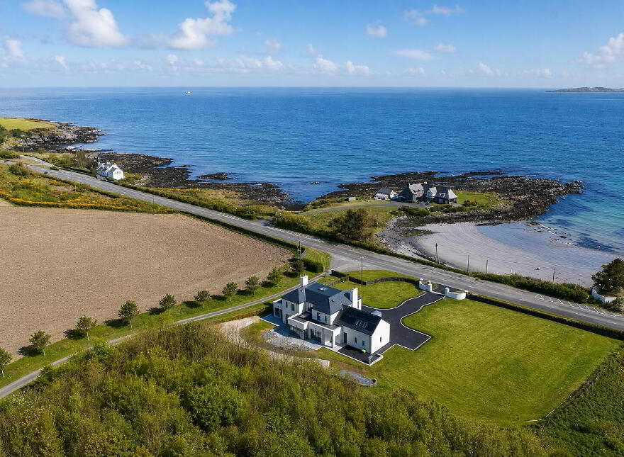 Lisnarede House, 170c Warren Road, Donaghadee, BT21 0PJ