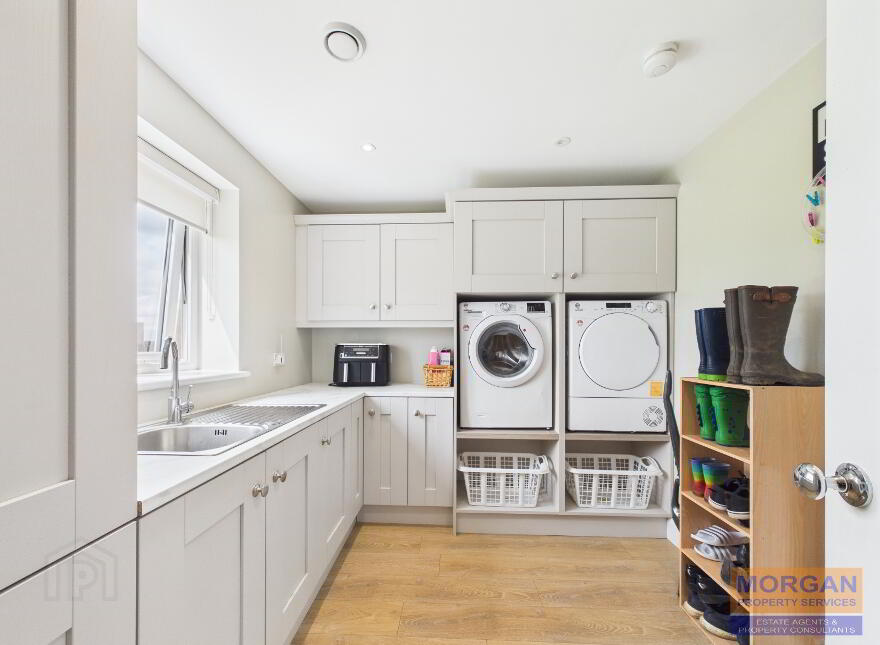 54 Benagh Road, Newry, BT34 2JE