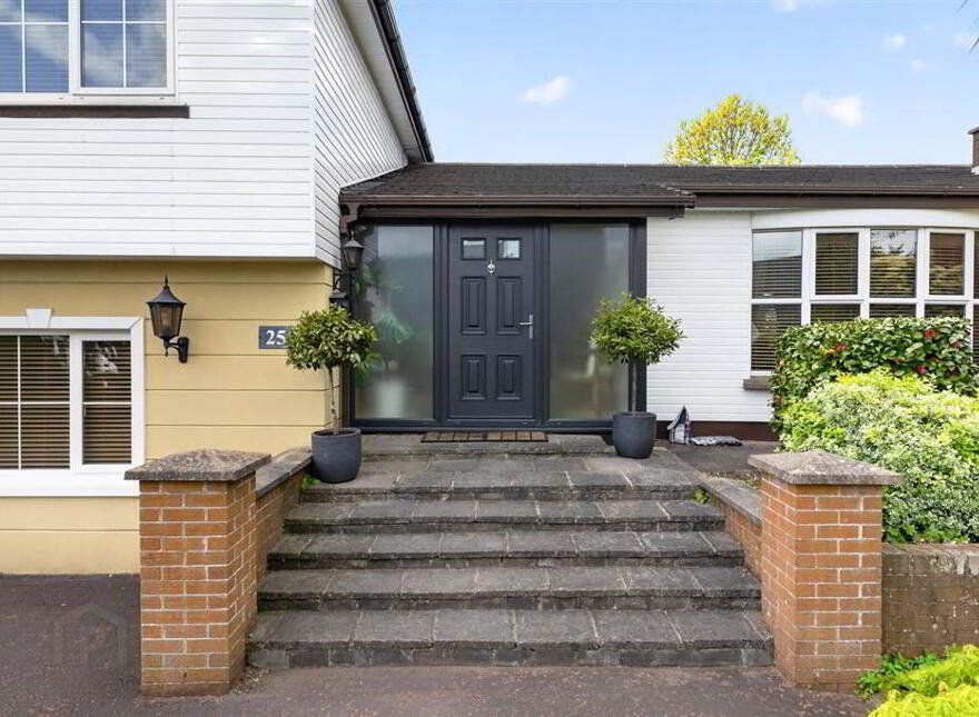 25 Richmond Court, Belfast Road, Lisburn, BT27 4QU