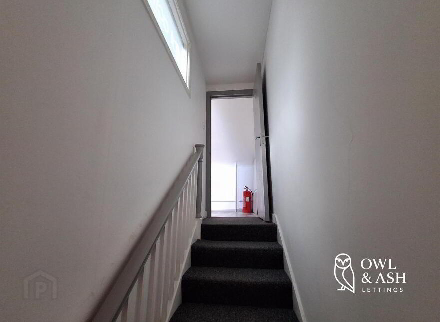 1a The Square, Royal Hillsborough, BT26 6AG