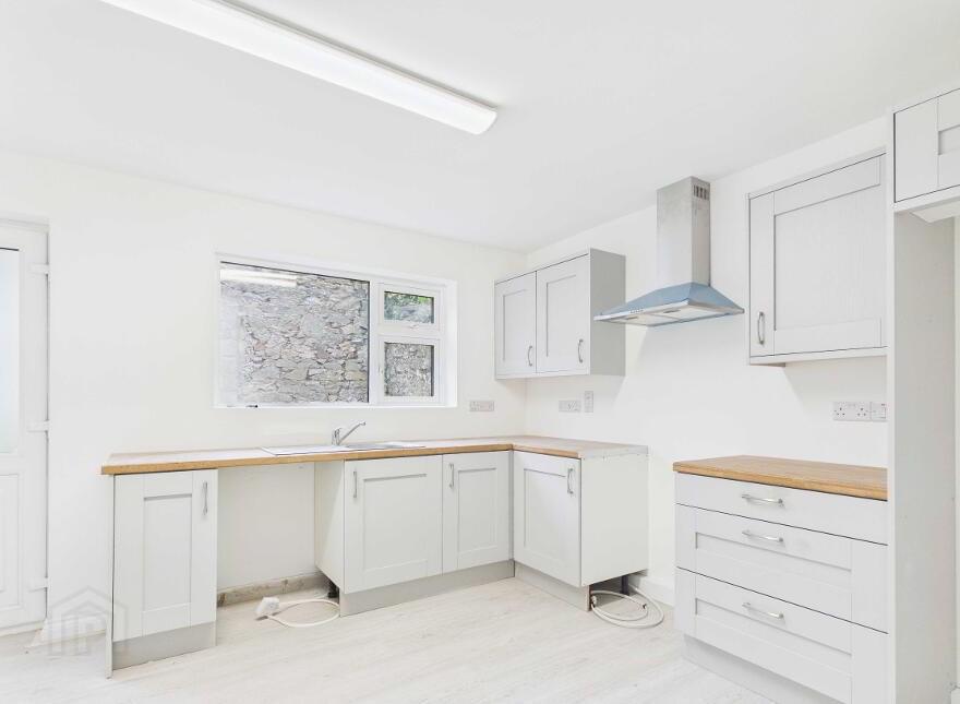 16 Bridget's Street, Fermoy, P61W744
