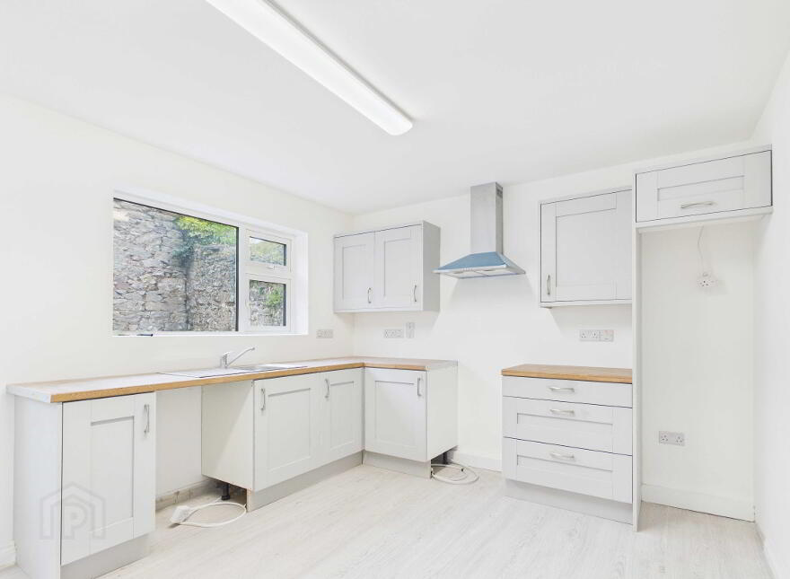 16 Bridget's Street, Fermoy, P61W744