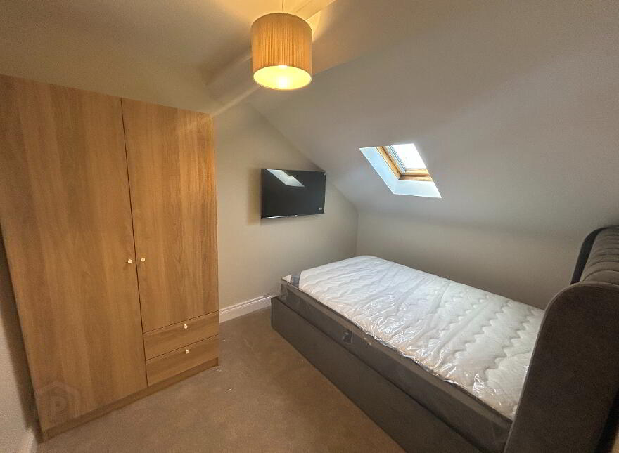 Ulsterville Gardens, Belfast, BT9 7BA