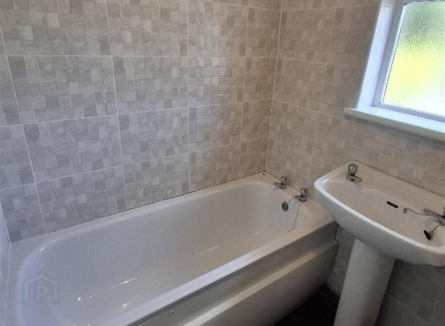11 Beattie Park Central, Dunmurry, Belfast, BT17 9BE