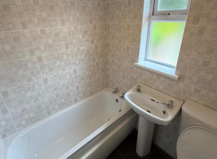 11 Beattie Park Central, Dunmurry, Belfast, BT17 9BE