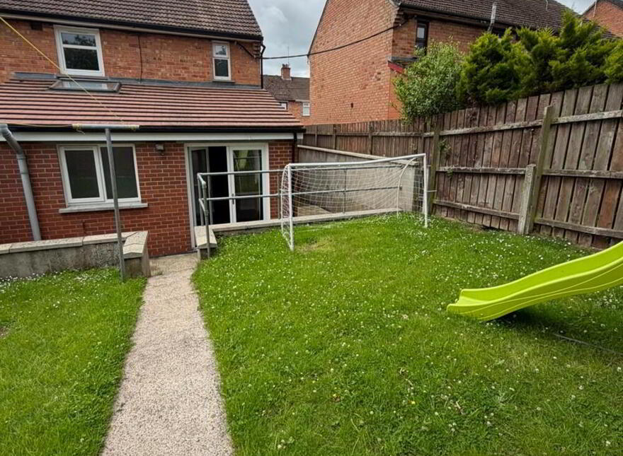 11 Beattie Park Central, Dunmurry, Belfast, BT17 9BE