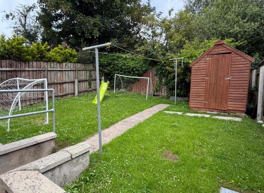 11 Beattie Park Central, Dunmurry, Belfast, BT17 9BE