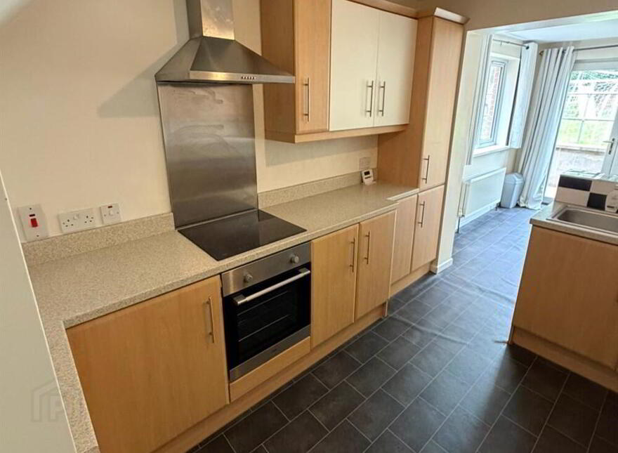 11 Beattie Park Central, Dunmurry, Belfast, BT17 9BE