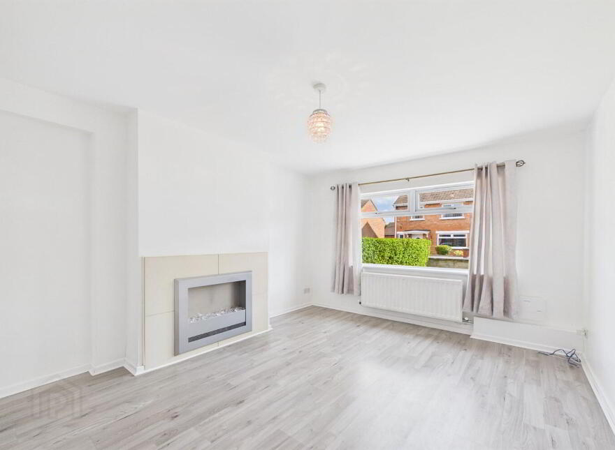 11 Beattie Park Central, Dunmurry, Belfast, BT17 9BE