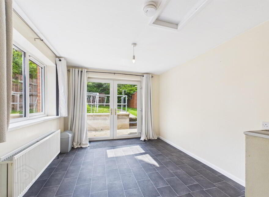 11 Beattie Park Central, Dunmurry, Belfast, BT17 9BE