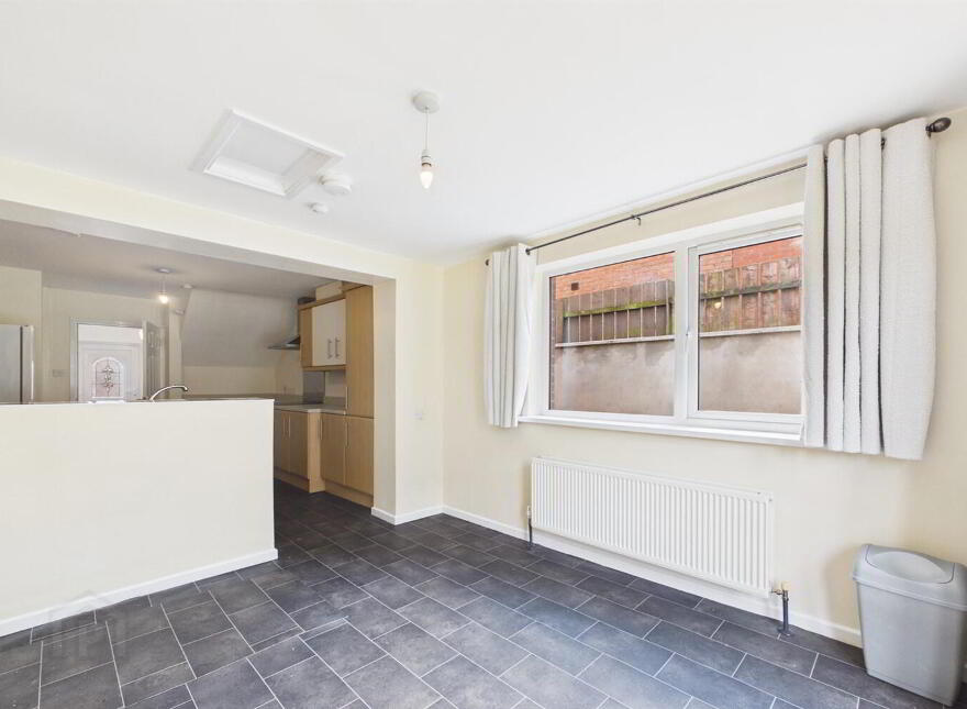 11 Beattie Park Central, Dunmurry, Belfast, BT17 9BE
