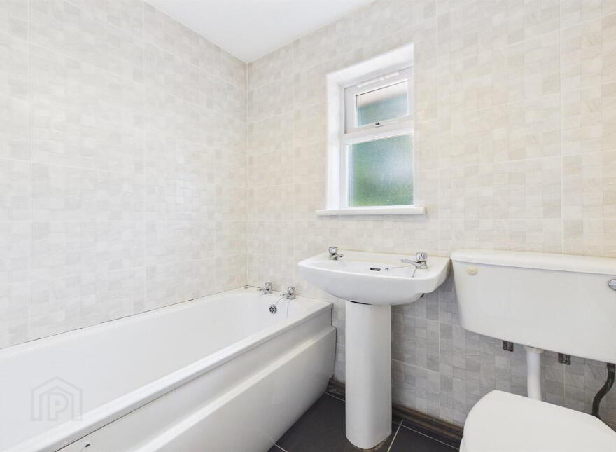 11 Beattie Park Central, Dunmurry, Belfast, BT17 9BE