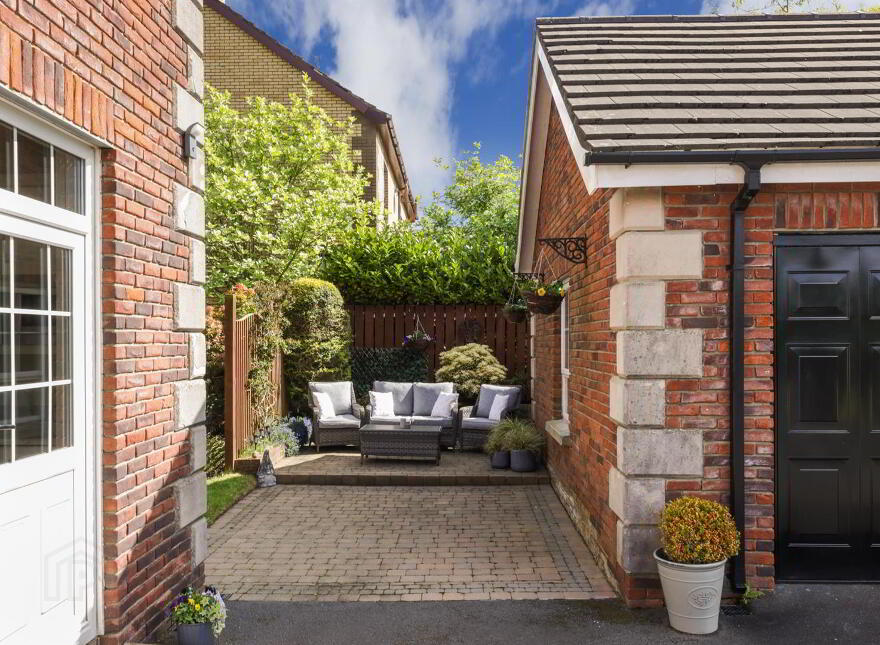 1 The Meadows, Downpatrick, BT30 6LN