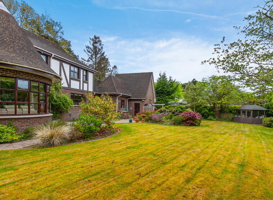 2 Lorne Lane, Station Road, Holywood, BT18 0NW