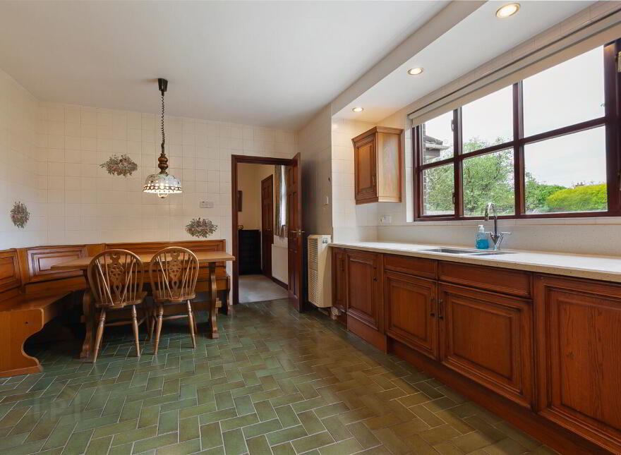 2 Lorne Lane, Station Road, Holywood, BT18 0NW