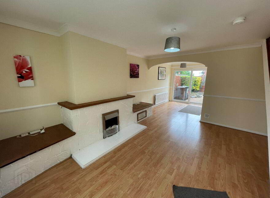 28 Dromore Road, Carrickfergus, BT38 7PJ
