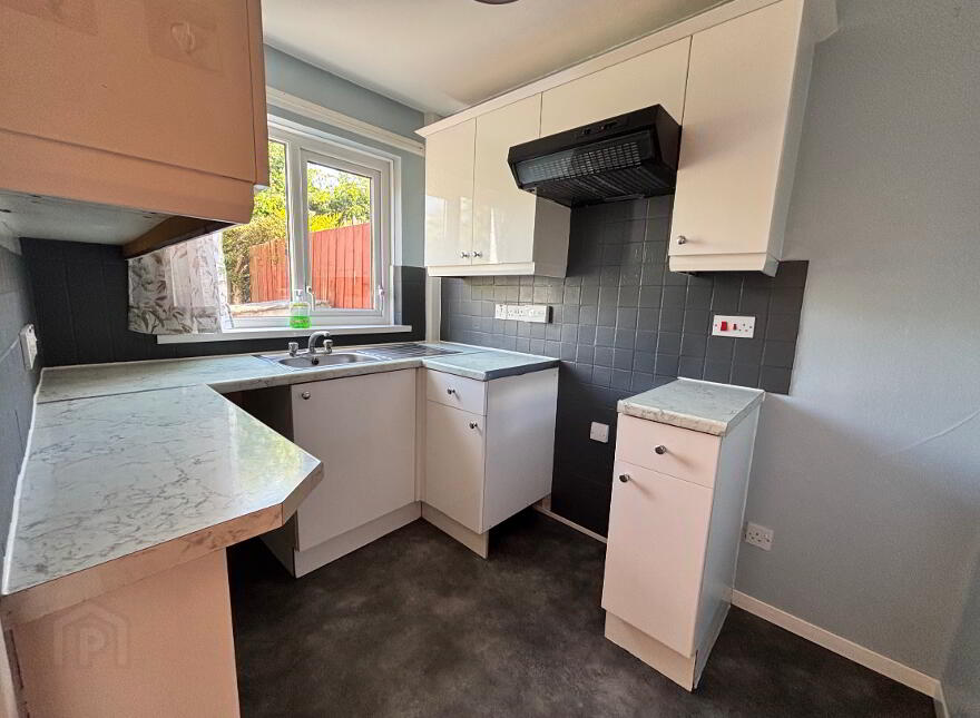 28 Dromore Road, Carrickfergus, BT38 7PJ