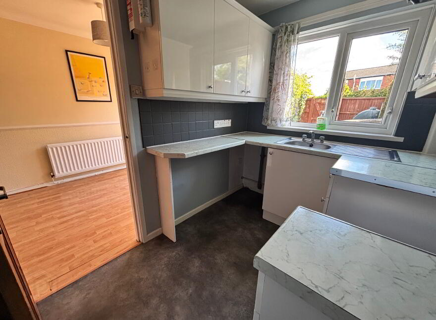 28 Dromore Road, Carrickfergus, BT38 7PJ