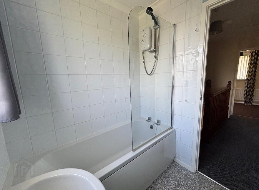 28 Dromore Road, Carrickfergus, BT38 7PJ