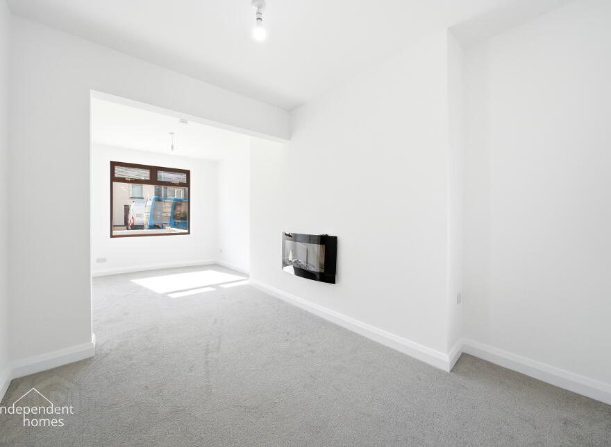 28 Upper Waterloo Road, Larne, BT40 1HD