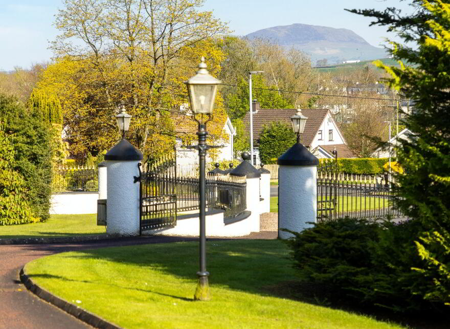 Knockan Lodge, 50 Knockan Road, Broughshane, BT43 7LE