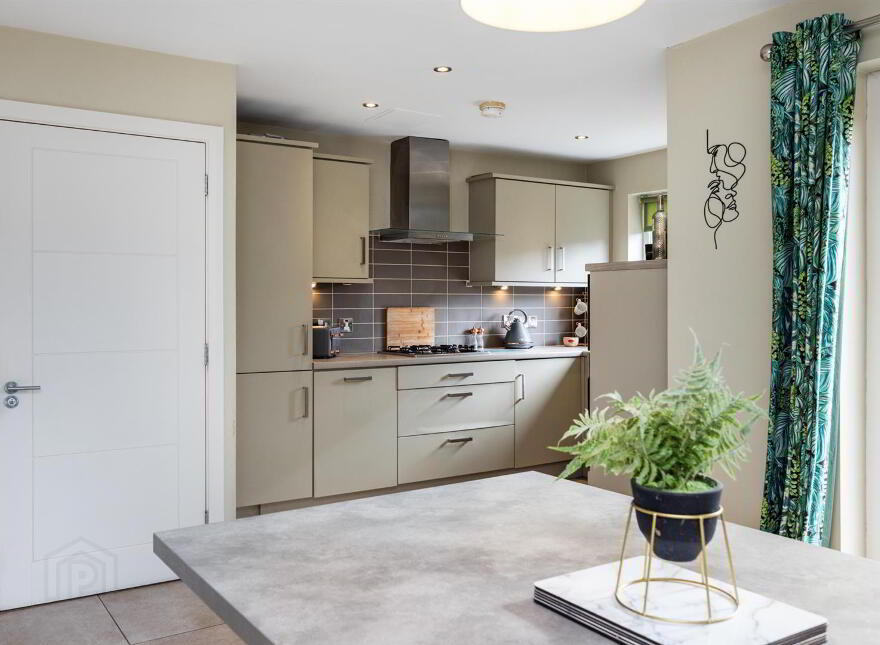 2A Carnbrae Avenue, Newton Park, Castlereagh, Belfast, BT8 6NH