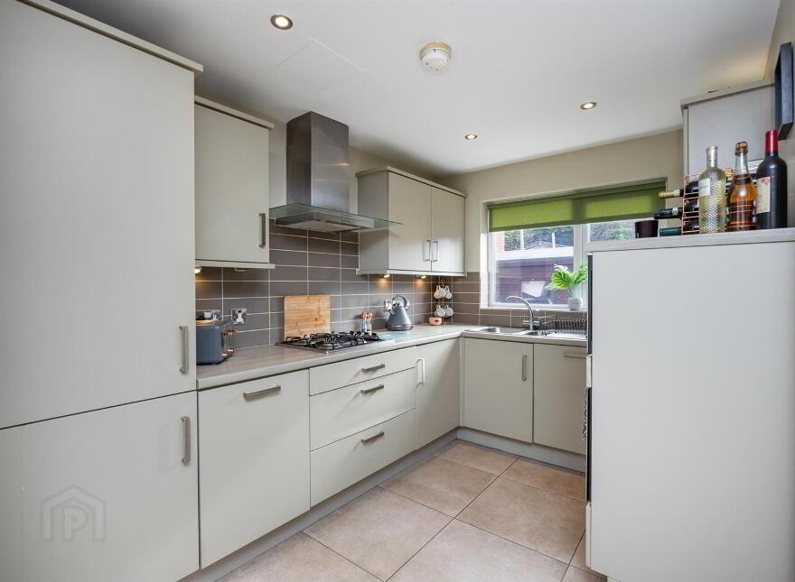 2A Carnbrae Avenue, Newton Park, Castlereagh, Belfast, BT8 6NH