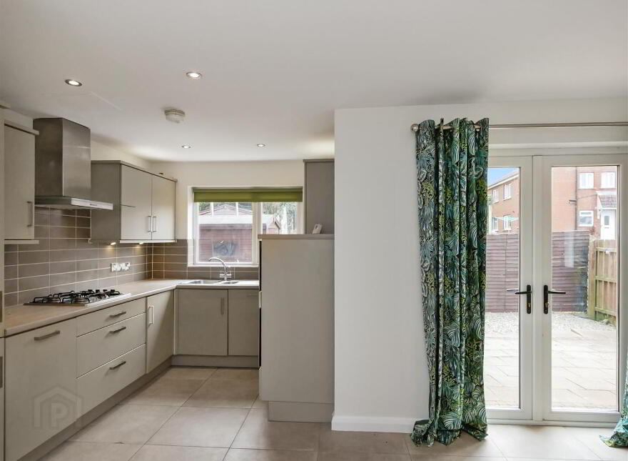 2A Carnbrae Avenue, Newton Park, Castlereagh, Belfast, BT8 6NH