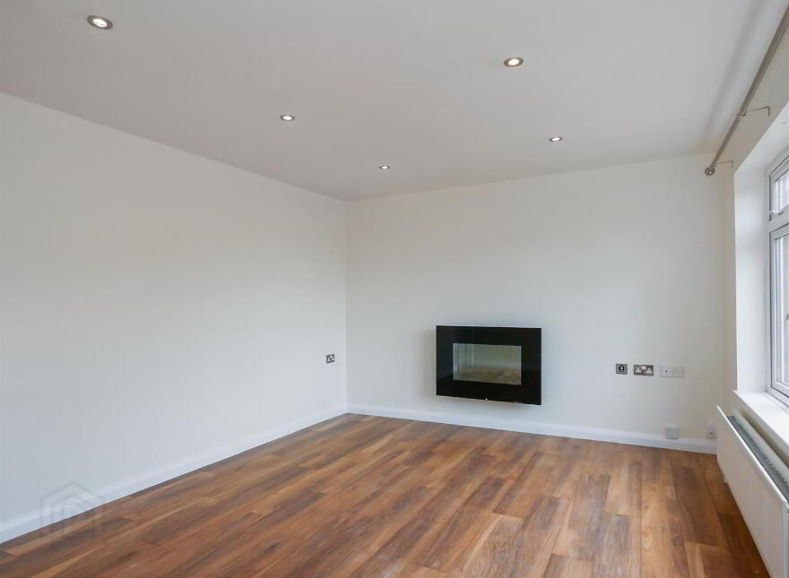 2A Carnbrae Avenue, Newton Park, Castlereagh, Belfast, BT8 6NH