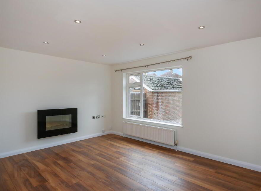 2A Carnbrae Avenue, Newton Park, Castlereagh, Belfast, BT8 6NH
