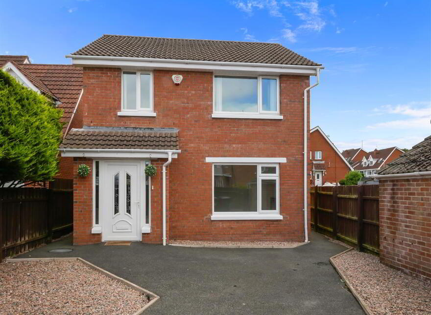 2A Carnbrae Avenue, Newton Park, Castlereagh, Belfast, BT8 6NH photo 2