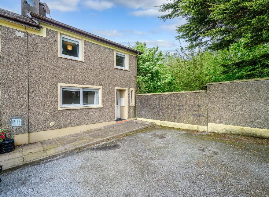 1 Spruce Grove, Ballyfeard, Ballyfeard, P17K402