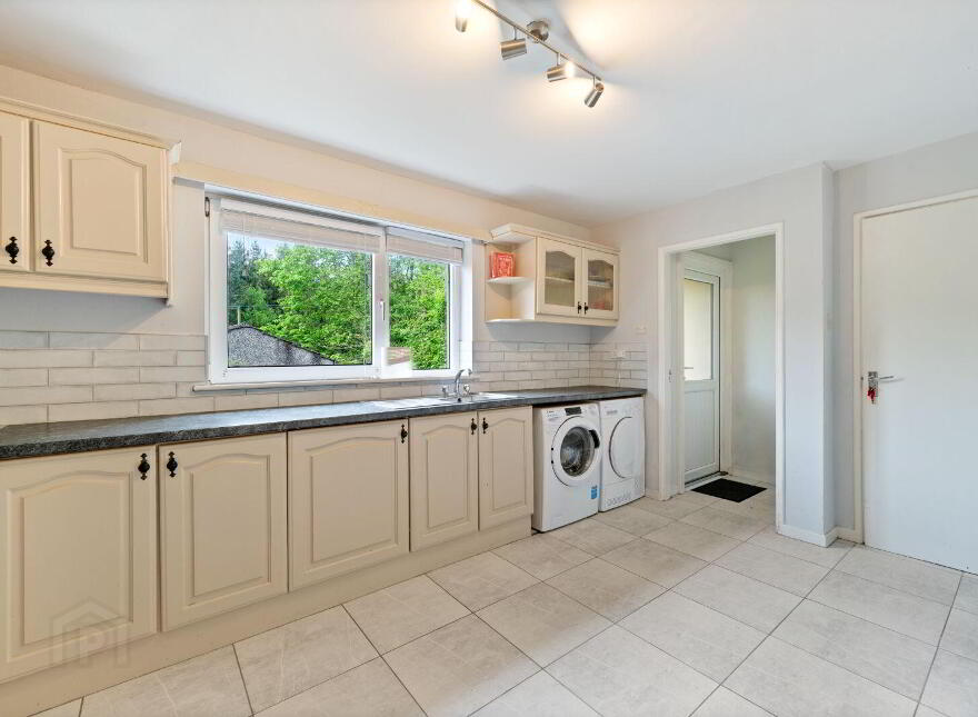 1 Spruce Grove, Ballyfeard, Ballyfeard, P17K402