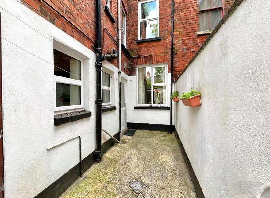 8 Linden Gardens, Belfast, BT14 6DD