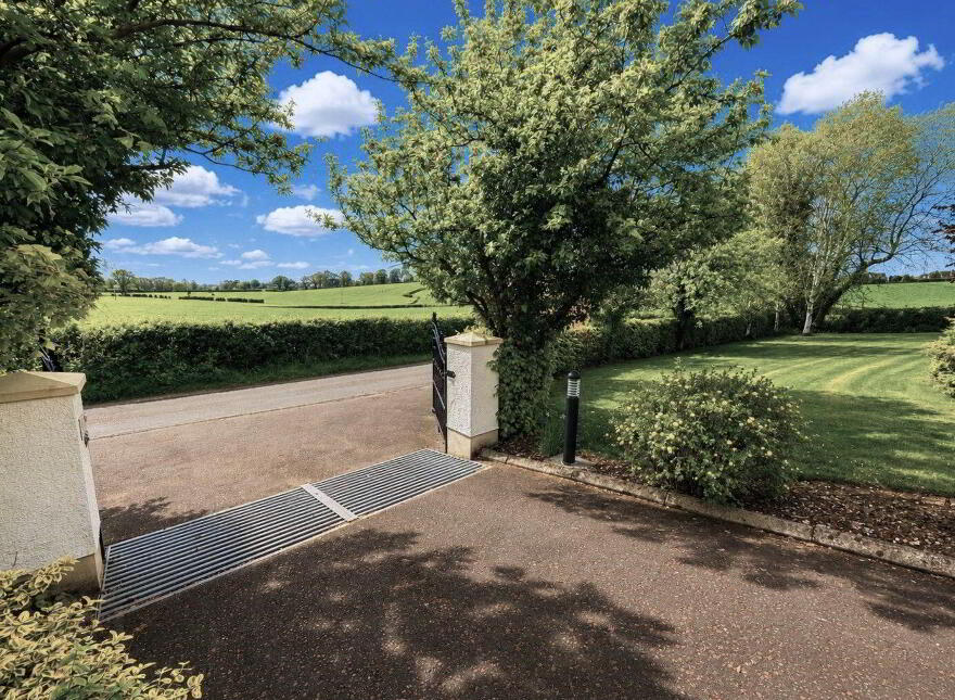 51 Annaghanoon Road, Waringstown, BT66 7RZ