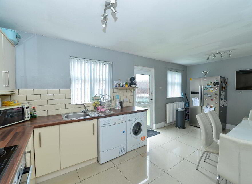 39 Loughlea, Belfast, BT5 4PA