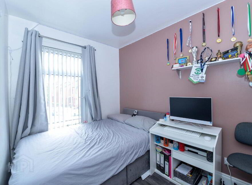 39 Loughlea, Belfast, BT5 4PA