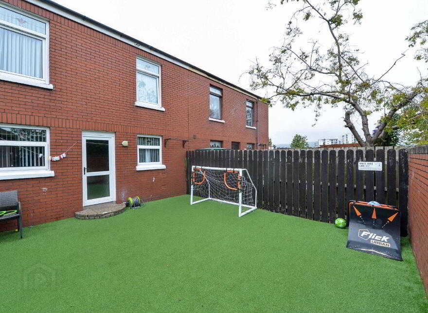 39 Loughlea, Belfast, BT5 4PA