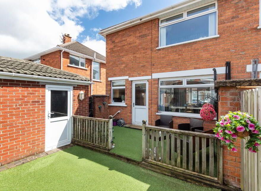 5 Sandhill Park, Belfast, BT5 6DR