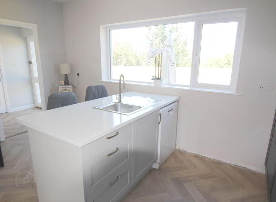 Oakwood House, St. Coleman's Terrace, Tullamore, R35AY23