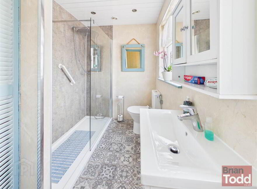 Ballycraigy Road, Larne, BT40 2LE
