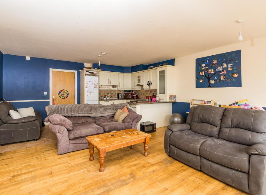 2 Raftery's Yard, Main Street, Castlerea, F45F5K2