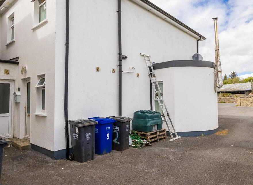 2 Raftery's Yard, Main Street, Castlerea, F45F5K2