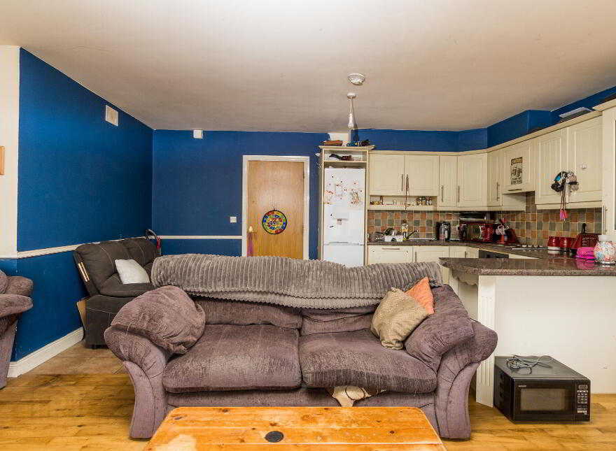 2 Raftery's Yard, Main Street, Castlerea, F45F5K2