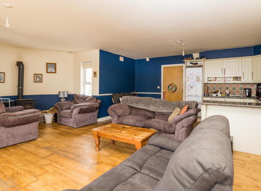 2 Raftery's Yard, Main Street, Castlerea, F45F5K2