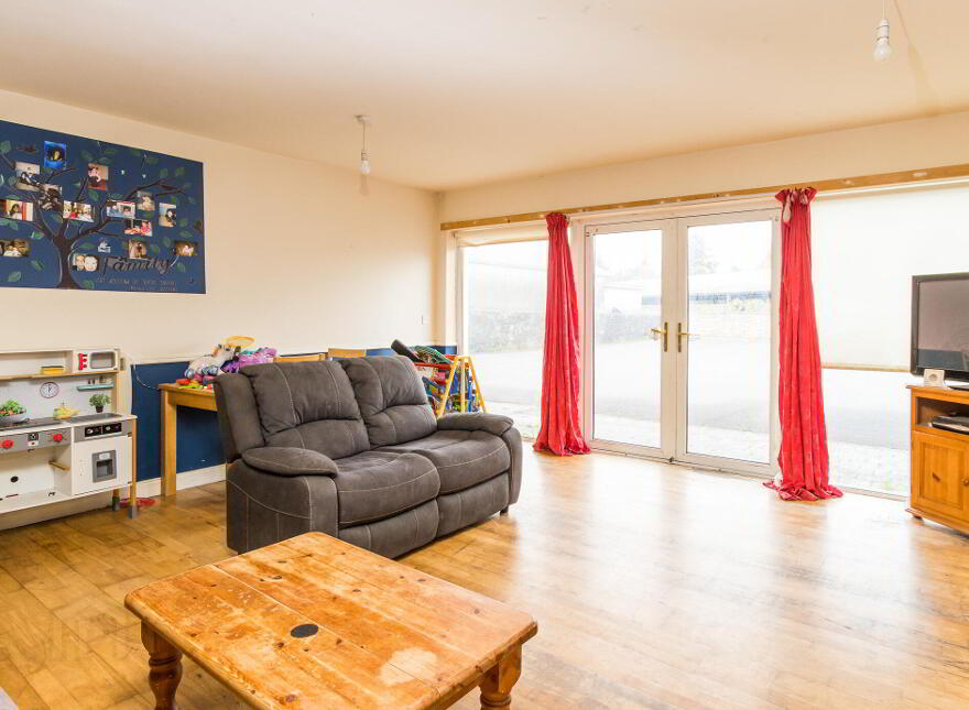 2 Raftery's Yard, Main Street, Castlerea, F45F5K2