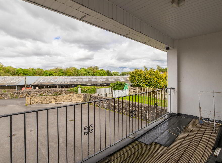2 Raftery's Yard, Main Street, Castlerea, F45F5K2